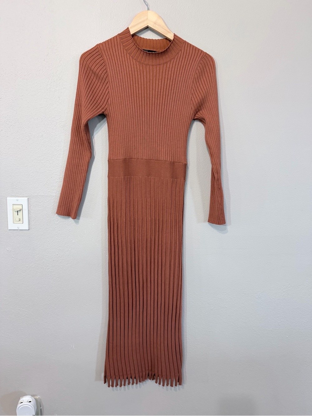 MISS ORD Fall Party Sweater Dress Ribbed Knit Mock Neck MIDI Rust Size M